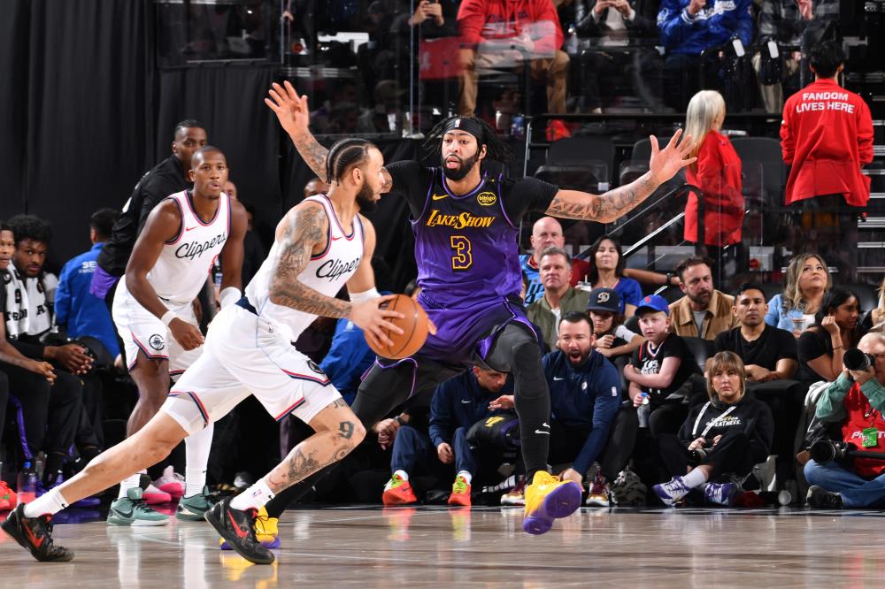 而在另一场 而在另一场