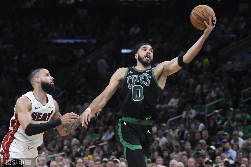 着边路进攻 着边路进攻